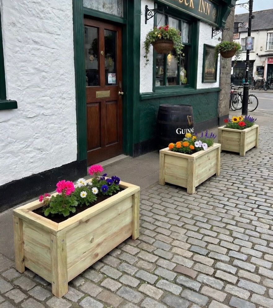 Timber rectangular planter